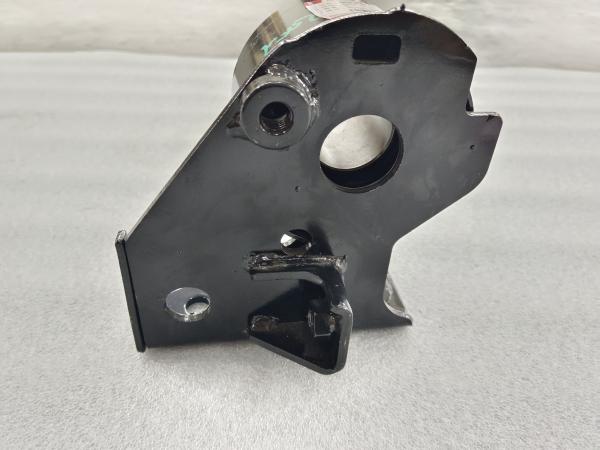 5002030LE020 cab front support right bracket