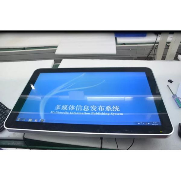 Белой супер тонкой установленный стеной дисплей рекламы ЛКД Синьяге цифров крытый