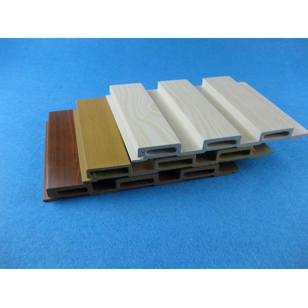 PVC Slatwall клееной древесины обшивает панелями для украшения выставочного зала