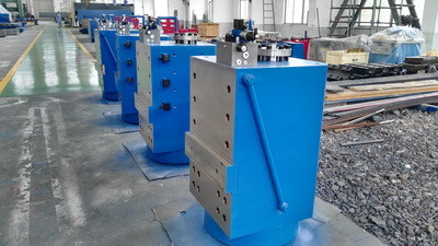 CNC Tandem Press Brake with 800 mm to 1200mm Table Height 500-1000 Mm Back Gauge Range and 200mm to 1600 Mm Throat Depth