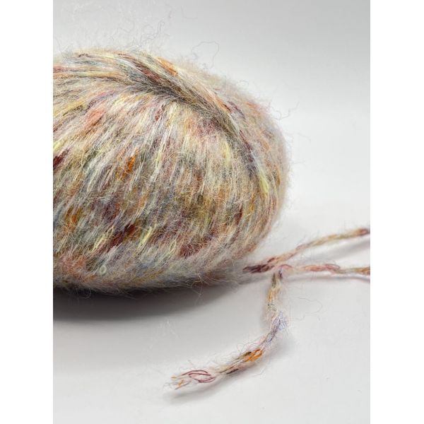 1/2.8NM 72% Polyester 4% Wool 24% Acrylic Fluffy Spray Yarn For Knitting