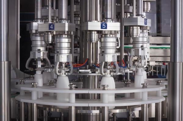 Garrafas do máximo 2500/horas das multi cabeças que enchem a máquina tampando