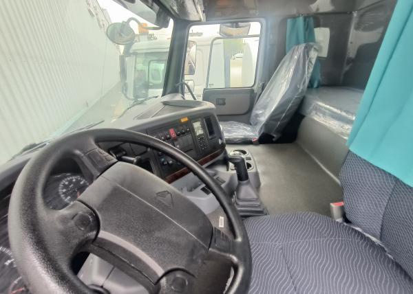 400Hp Engine Output Oil Transport Truck The Perfect Solution for Safe Oil Delivery