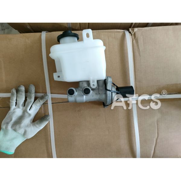 47201-0C070 Brake Master Cylinder For Toyota Tundra 4.0l V6 Sequoia 4.6l V8
