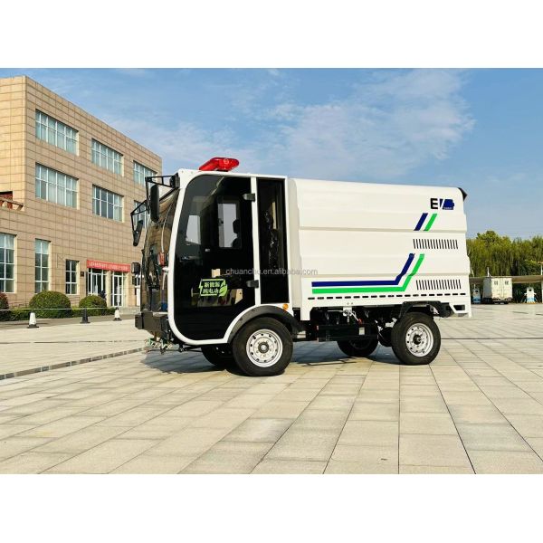 Fully Enclosed Sanitation Cleaning Truck Four Wheel Drive Pure Electric Sprinkler Truck