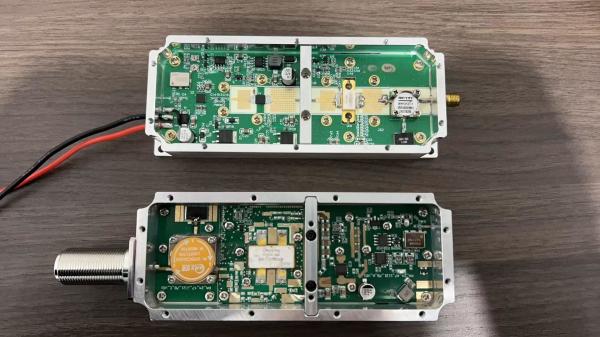 Gan 100-1500MHz-50W 可変 RF パワーアンプ PA モジュール ロラ モジュール アンチ ドローン モジュール