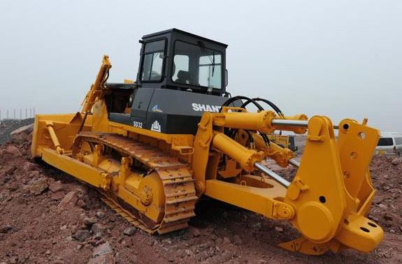 520HP Shantui Bulldozer SD52 with Cummins Engine , Operating Weight 67.5 Ton Yellow Powerful Bulldozer