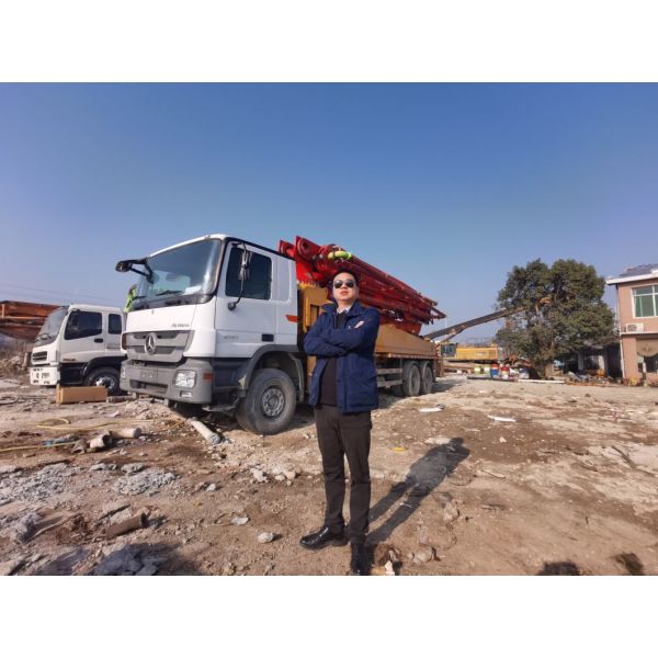 Germany Putzmeister Concrete Pump 46m on Benz Euro III with Hydraulic Machining Process