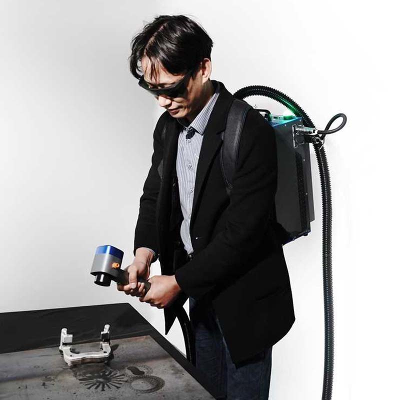 Compact Laser Cleaning Machine Small Size Design with Integrated Touch Screen for Industrial Surface Treatment Backpack Model Lightweight Laser Head Fast Cleaner With Lithium Battery Multipule Use