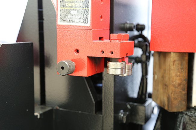 Precision Control Horizontal Band Saw Machine 23m/Min - 75m/Min Vertical Metal Bandsaw