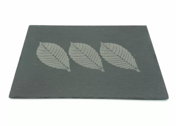 Grave pousas-copos pretas de Placemats da ardósia 30cm x 20cm com bordas retas do logotipo