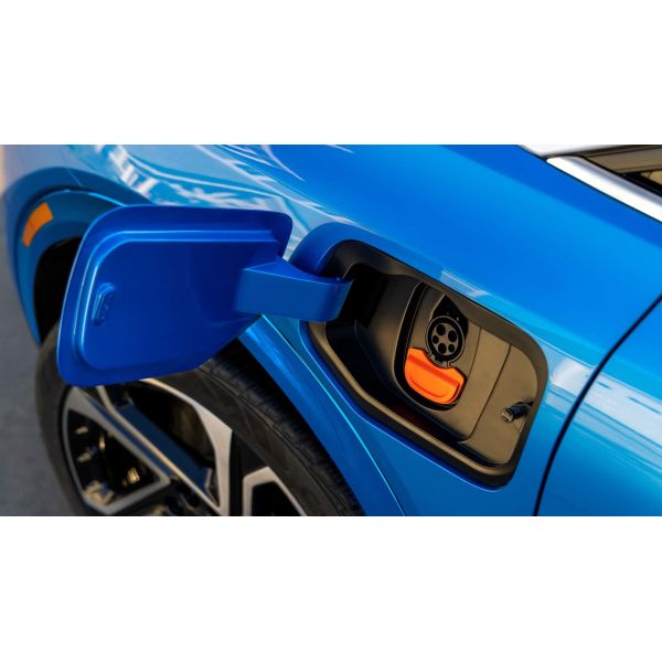 Pre-sale Affordable all-electric SUV 2024 Chevrolet Equinox EV with NEDC 450km with optional driving model selection