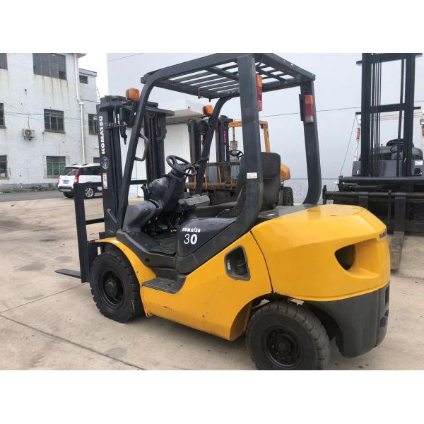 Used Komatsu Forklift 4000 kg 2 Tons 3 Tons 5 Tons Japan ISUZU Engine Performance
