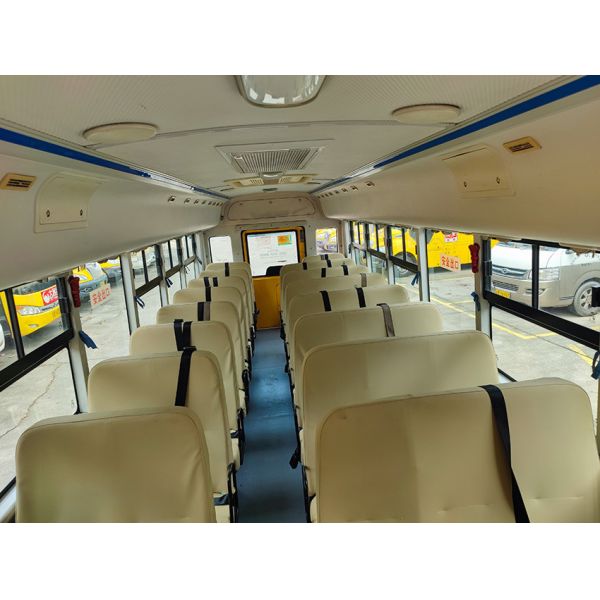 41 Мест Школьные Автобусы  Дизельное Топливо  Произведены в Августе 2014