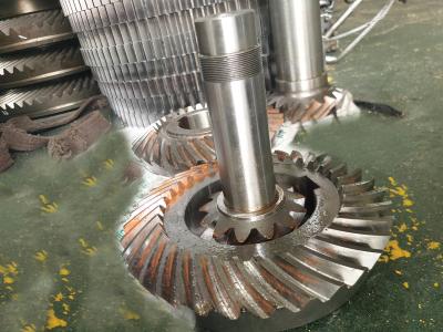 20本の歯はギヤ軸ピッチ2.5 60mmの穴径が付いている斜め螺線形になる