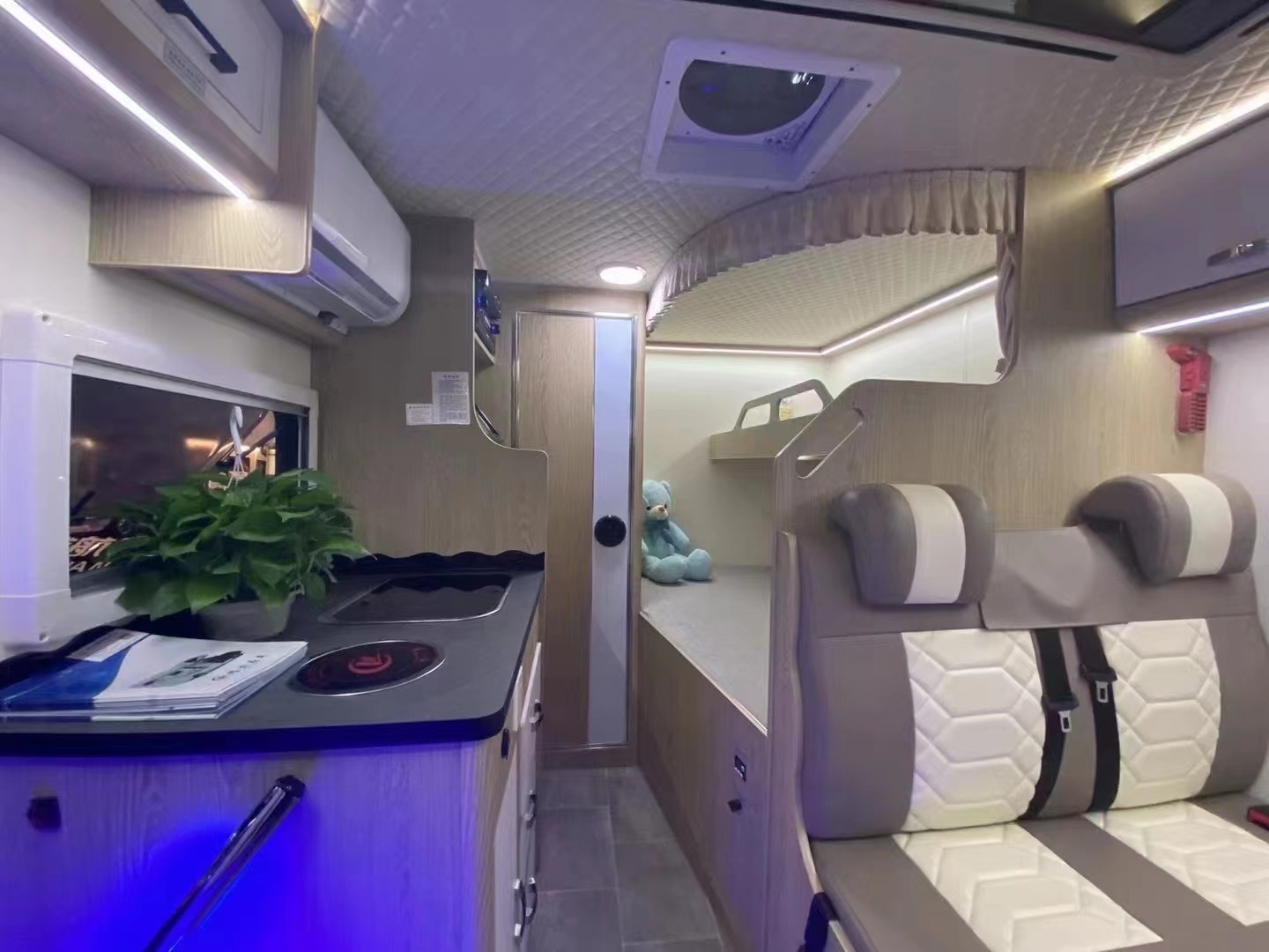 IVECO Автомобили Караван 1500 кг Максимальная полезная нагрузка 8AT Автоматическая коробка передач