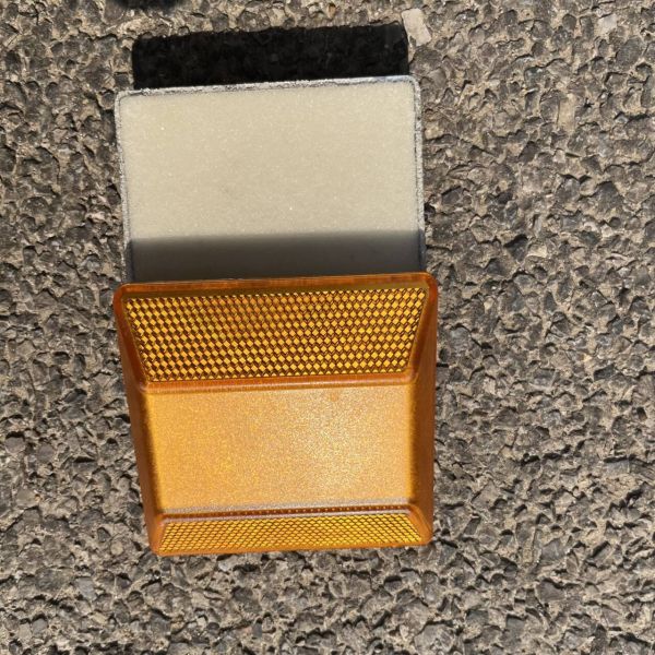 Highway Warning Raised Road Surface Solar Energy Road Stud Cat Eye Reflector