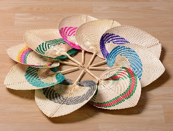 2020 Pure Handmade DIY Heart Shaped Bamboo Woven Summer Cooling Hand Fan