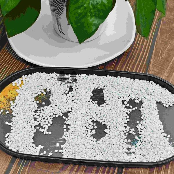Anti Yellowing Glass Filled PBT Granules LED Enclosures Molding PBT Resin