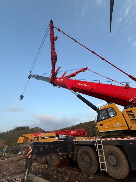 2020 Sany Used Crane SAC4500T Main Boom: 84m Jib: 42m Tower Height: 78m Counterweight: 142 Tons Excellent Working Condition.