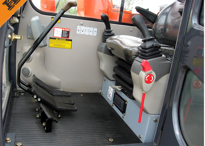 45.3KW Diesel Engine Heavy Equipment Excavator , Hydraulic Attachments Excavators