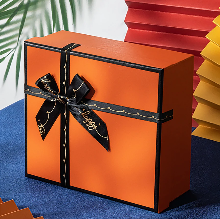 Luxury Pink Magnet Cover Dress Carton With Folding Magnetic Seal Gift Box