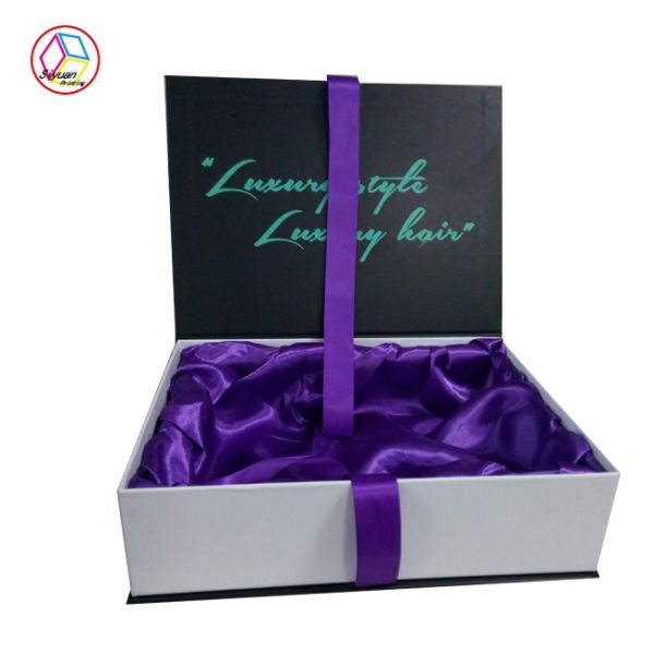 Unique Fancy Paper Gift Box , Magnetic Lid Gift Box Gold Foil Stamping