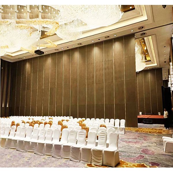 12m High Wooden Surface Soundproof Folding Wall For Exhibition Center