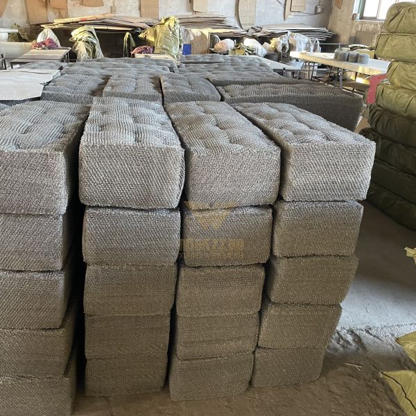 Wires Dia 0.15-0.32 MM Knitted Wire Mesh Customized Filtering