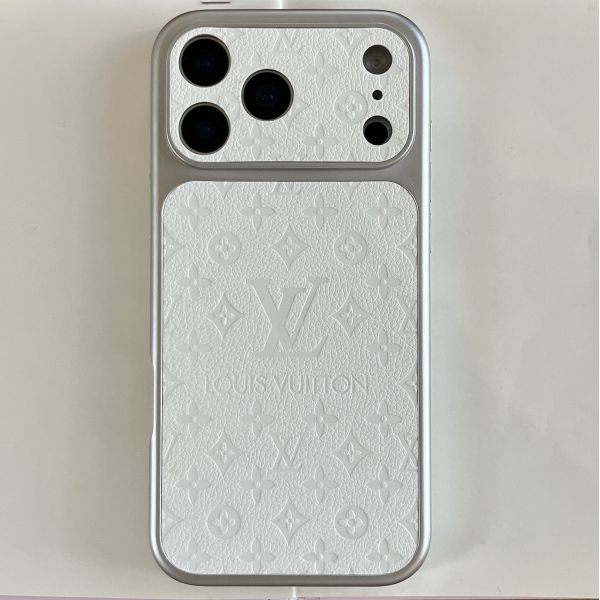 Instant Color-Changing Lambskin Embossed Case for 15-17pm