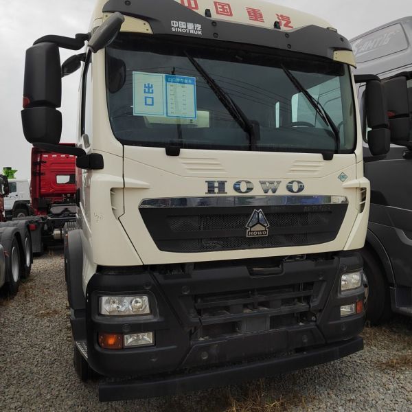 Initial Payment Heavy-Duty CNG/LNG Sinotruk HOWO Trucks for International Distributors