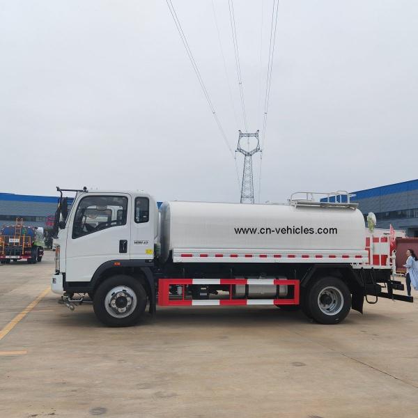 Sinotruk HOWO Tanker Water Truck 4X2 10cbm Water Sprinkler Truck