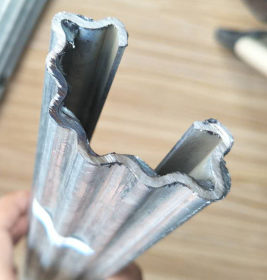 2.4m 2.5m Galvanised Steel Vineyard Posts Substitute Of Cement Posts And Wooden Posts