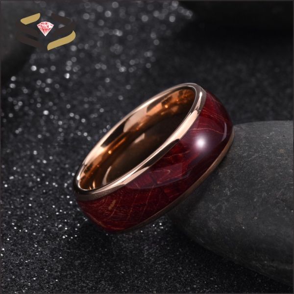 L'anneau de mariage en tungstène pour homme en or rose poli rond 8 mm avec incrustation de boîte rouge