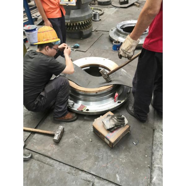 Factory Good Price Large Capacity GYS Series Hydraulic Cone Crusher GYS400 for Granite Basalt Hard Rocks Crushing Hot in Sale