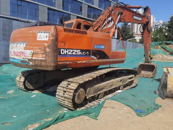 DH225LC - 7 Hydraulic Crawler Used Doosan Excavator Construction Machinery 22 Tons