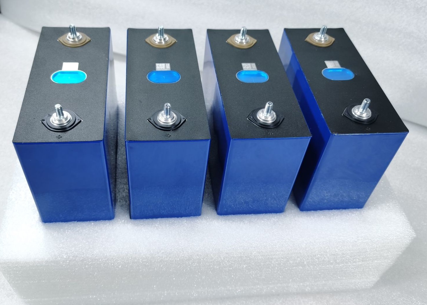 клетка литий-ионного аккумулятора 3.2V Lifepo4 320ah 302Ah 304Ah для накопления энергии