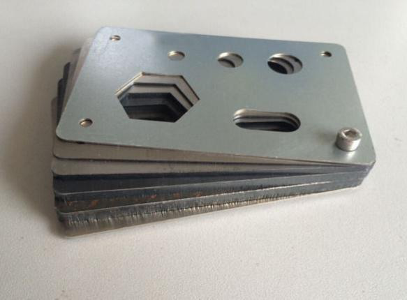 YZ-RC1500W Máquina de corte de chapa de metal para acero inoxidable y acero al carbono en salida