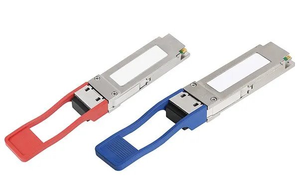 40G QSFP+ К оптическому кабелю MMF проламывания 4×SFP+ активному
