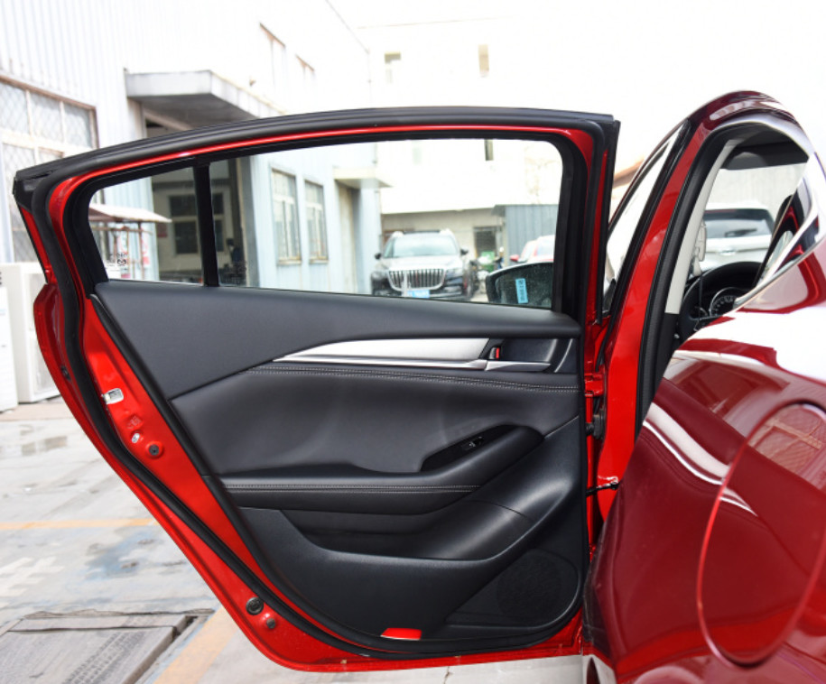 Подержанный автомобиль бензина места двери 5 варианта 2.0L автоматический умный 4 Mazda 3 Axela 2022