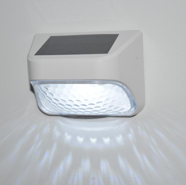Lâmpada solar de parede LED exterior Lâmpada solar de jardim à prova d'água Para porta de escada do pátio