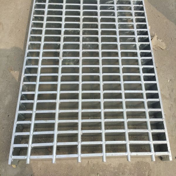 Galvanized Carbon Heavy Duty Steel Grating Platform Step Plate For Drainage Industry