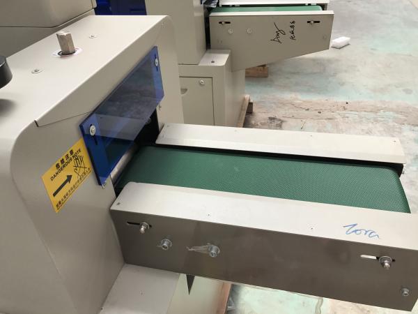 Automatic Horizontal Pillow Bag Packaging Machine Electric Driven Type 35-180 pcs/min