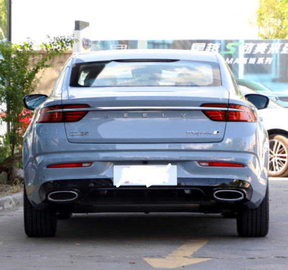 Geely предпосылает салон 2023 мест двери 5 версии 4 2.0TD Jingying