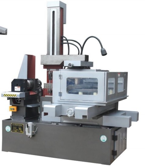 Быстроскоростная режущая машина DK77 серии CNC для металлических деталей