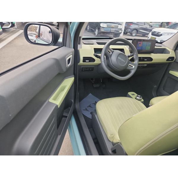 Geely 2024 Panda Mini Good Price 200km Small Deposit Used Electric Car Cheap Made in China 4seats in Stock Cheap Vehicle
