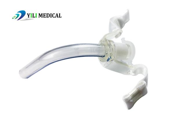 Tube de trachéostomie en PVC stérilisé, tube d' anesthésie déballé.