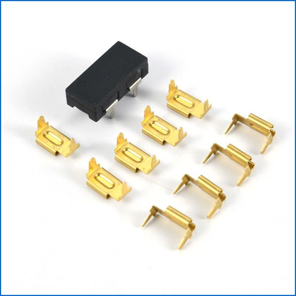 Универсалия держателя PCB 4PIN 5PIN отлила микро- автомобильное гнездо в форму реле 40A с гофрирует терминалы