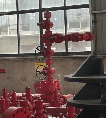 Flanged Connection Christmas Tree Wellhead Threaded Outlet Type