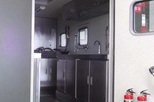 China Popular Gasoline Engine Mobile Catering Food Van